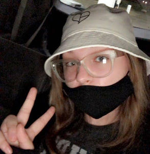 Meet your Posher, Faith